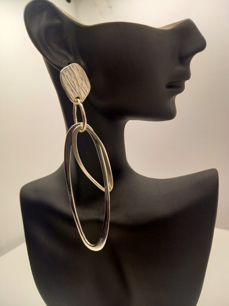 Boucles argent massif

150 E