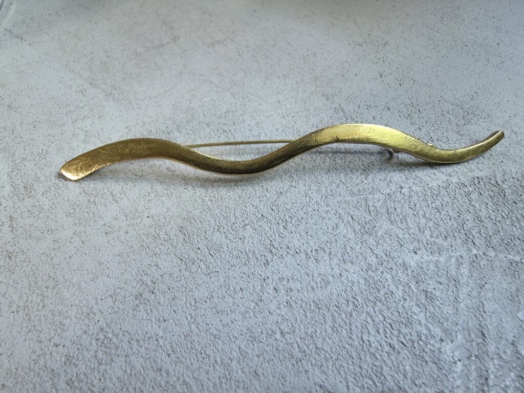 45 €

BROCHE LAITON

12,5 CM